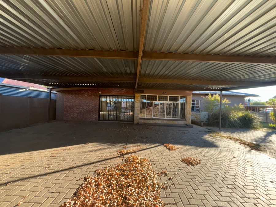 To Let 3 Bedroom Property for Rent in Wilgehof Free State